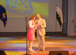 Нагороджується Аліна Кучерук (студентка III курсу факультету плодоовочівництва, екології та захисту рослин, відмінниця навчання)